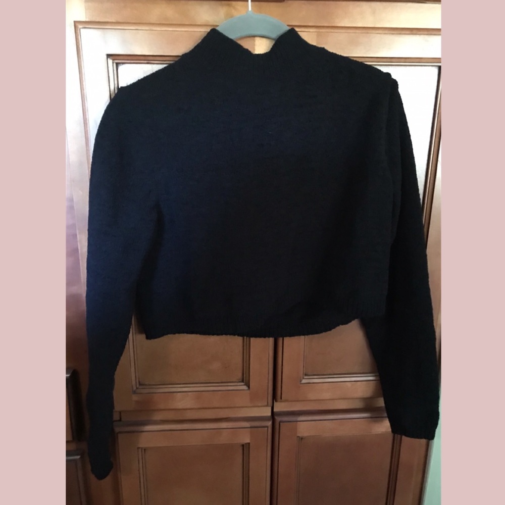 long sleeve crop top